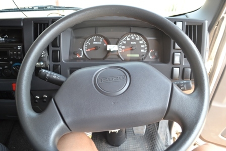 ขายด่วน รถบรรทุก 6 ล้อ ISUZU NQR 175 HP Year 2013