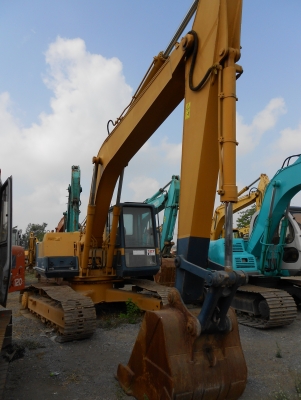 ขายรถแบคโฮ KOMATSU PC200-3