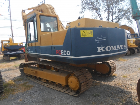 ขายรถแบคโฮ KOMATSU PC200-3