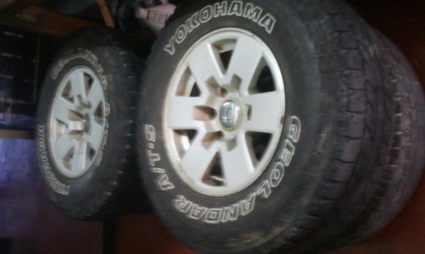 ล้อเดิมฟอร์ด 15x7 6/139 อีซูซุ-นิสสันใส่ได้หมดยาง 30x10.5R15