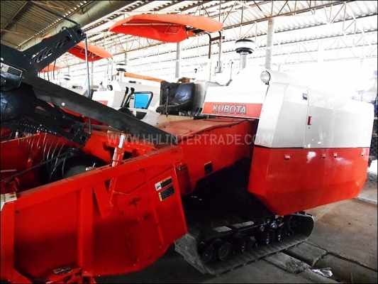 ขายรถเกี่ยวนวดข้าว รุ่น KUBOTA DC-60