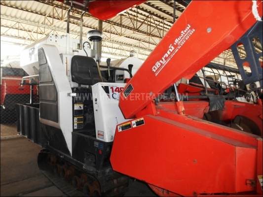 ขายรถเกี่ยวนวดข้าว รุ่น KUBOTA DC-60