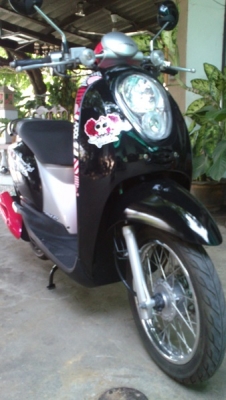 สกูปปี้ไอ สีชมพูดำ รถจดทะเบียนปี 54 เครื่องดี สภาพสวย ยางเต็ม แบตฯใหม่ เปลี่ยนถ่ายน้ำมันเครื่องเรียบร้อย สกูปปี้ไอ สีชมพูดำ รถจดทะเบียนปี 54 เครื่องดี สภาพสวย ยางเต็ม แบตฯใหม่ เปลี่ยนถ่ายน้ำมันเครื่องเรียบร้อย