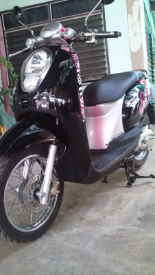 สกูปปี้ไอ สีชมพูดำ รถจดทะเบียนปี 54 เครื่องดี สภาพสวย ยางเต็ม แบตฯใหม่ เปลี่ยนถ่ายน้ำมันเครื่องเรียบร้อย สกูปปี้ไอ สีชมพูดำ รถจดทะเบียนปี 54 เครื่องดี สภาพสวย ยางเต็ม แบตฯใหม่ เปลี่ยนถ่ายน้ำมันเครื่องเรียบร้อย