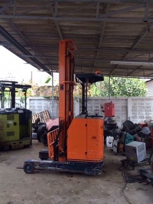 Toyota รุ่น5 ไฟฟ้ายืนขับ เสาสูง 5เมตร ยก1.5ตัน มีสไลด์ชิพเลื่อนงาซ้ายขวา สภาพดีมาก โมเดลนอก ขาย 180,000 บาท ติดต่อ 094-4267-888 จะเด็ด Toyota รุ่น5 ไฟฟ้ายืนขับ เสาสูง 5เมตร ยก1.5ตัน มีสไลด์ชิพเลื่อนงาซ้ายขวา สภาพดีมาก โมเดลนอก ขาย 180,000 บาท ติดต่อ 094-4267-888 จะเด็ด