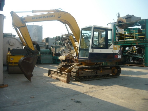 รถขุด Komatsu PC60-6 รถเก่านอก สภาพเดิมๆ เพิ่งเหยียบถึงไทย