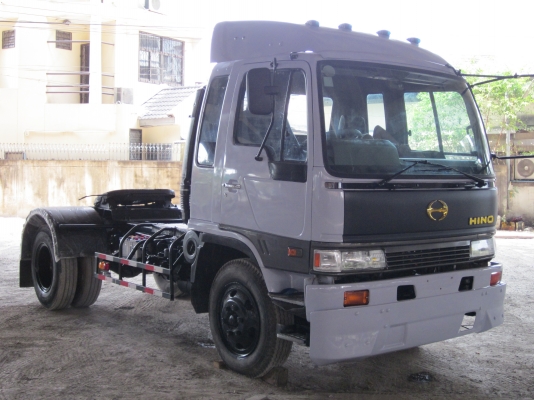หัวลาก 6 ล้อ HINO