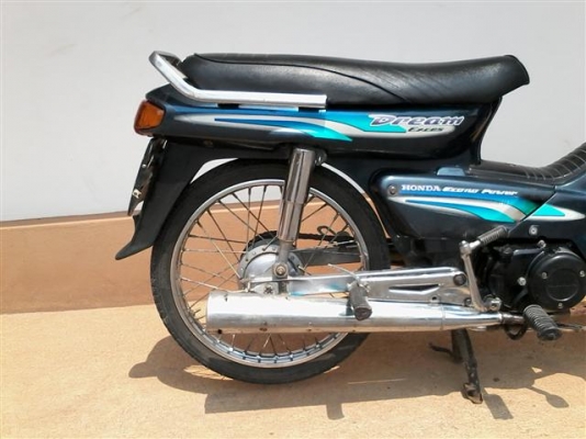 ขายดรีมทูเครื่องดำทะเบียนพร้อมโอนรถปี 40 ทะเบียนขาดเกิน 3 ปี เครื่องเดิมพอใช้ ขาย 7900 บาท