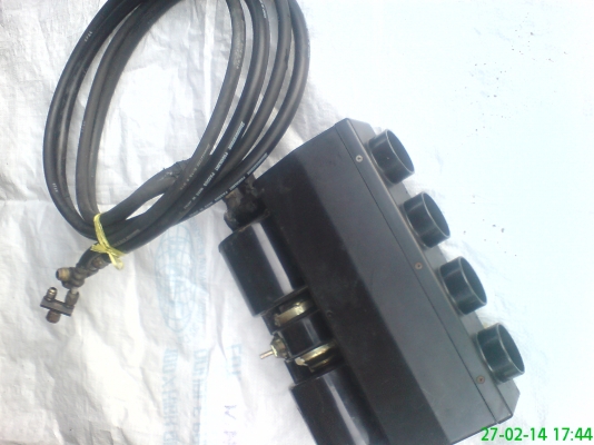 ตู้แอร์+สาย+ข้อต่อ3ทาง ไม่รั่ว สภาพใหม่ๆ ท่อยาวประมาน  6 เมตร