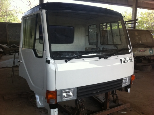 หัวเก๋ง Mitsubishi FUSO