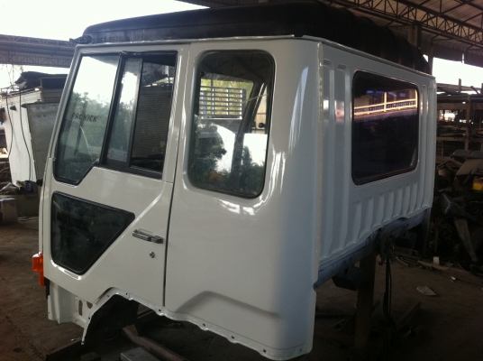 หัวเก๋ง Mitsubishi FUSO