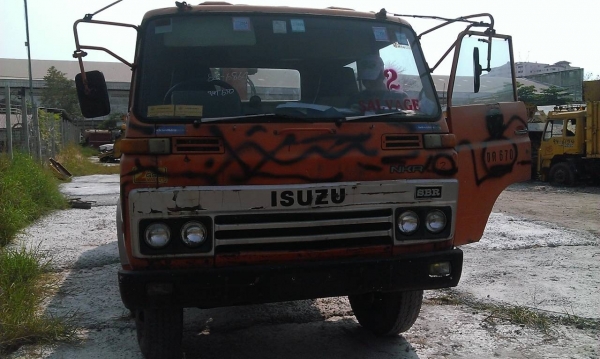 ขายรถ6ล้อติดเครน3ตัน ขับกลับได้เลยไปเก็บงานหน่อย