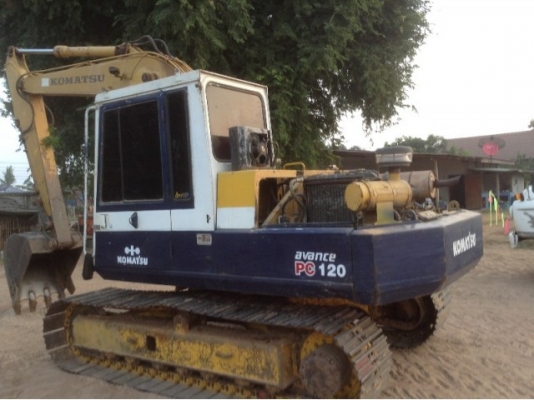 KOMATSU  PC  120 รุ่น  3  ( 530000 บาท )