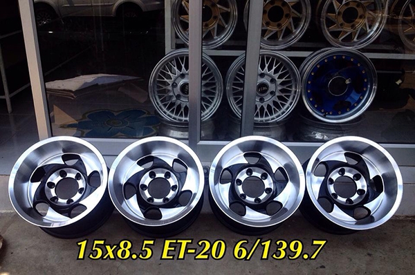 ขายล้อ Enkei ขอบ 15x8.5 ออฟ-20 6/139.7 ออฟลึกๆ สวยมาก