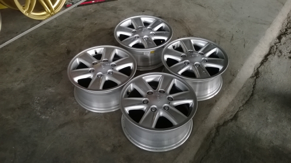 ขายล้อขอบ16 ถอดป้ายแดงชุดละ5500