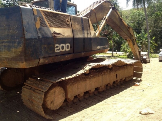 รถแบคโฮ KOMATSU  PC 200 - 5   สนใจติดต่อ  081 - 6079515