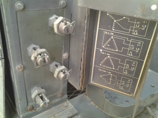 ขายเครื่องปั่นไฟทหารขนาดใหญ่ครับ ไฟ3เฟค เครื่องเบนซิน4สูบ สตาร์มือก็ได้สตาร์กุจแจก็ได้ครับ สภาพเหมือนใหม่ ขาย 30000 บาทครับ