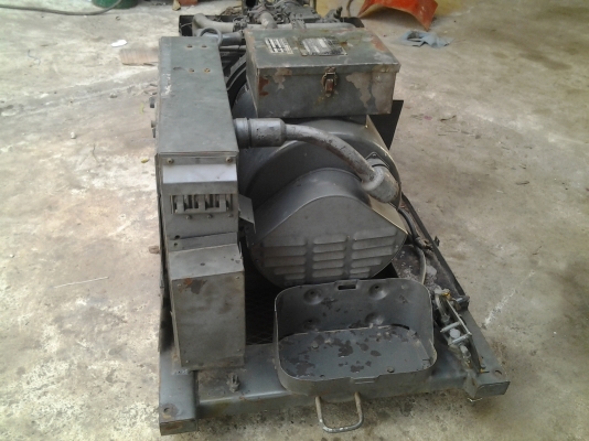 ขายเครื่องปั่นไฟทหารขนาดใหญ่ครับ ไฟ3เฟค เครื่องเบนซิน4สูบ สตาร์มือก็ได้สตาร์กุจแจก็ได้ครับ สภาพเหมือนใหม่ ขาย 30000 บาทครับ