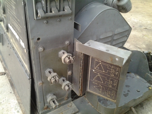 ขายเครื่องปั่นไฟทหารขนาดใหญ่ครับ ไฟ3เฟค เครื่องเบนซิน4สูบ สตาร์มือก็ได้สตาร์กุจแจก็ได้ครับ สภาพเหมือนใหม่ ขาย 30000 บาทครับ