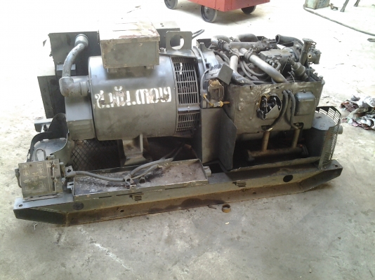 ขายเครื่องปั่นไฟทหารขนาดใหญ่ครับ ไฟ3เฟค เครื่องเบนซิน4สูบ สตาร์มือก็ได้สตาร์กุจแจก็ได้ครับ สภาพเหมือนใหม่ ขาย 30000 บาทครับ