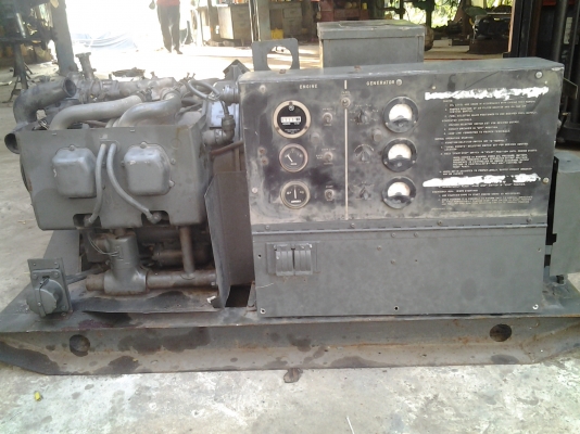 ขายเครื่องปั่นไฟทหารขนาดใหญ่ครับ ไฟ3เฟค เครื่องเบนซิน4สูบ สตาร์มือก็ได้สตาร์กุจแจก็ได้ครับ สภาพเหมือนใหม่ ขาย 30000 บาทครับ