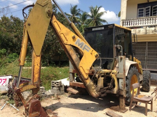 รถตัก MF 750. ตักหน้าขุดหลัง. สนใจติดต่อ 081 - 6079515 รถตัก MF 750. ตักหน้าขุดหลัง. สนใจติดต่อ 081 - 6079515