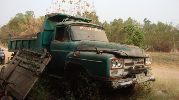 ยังอยู่ครับ สอบถามได้เลย ขายได้ขายเลยครับ