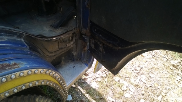 10ล้อเพลาเดียวISUZU JCM เครื่อง6BF1  185แรง สีและยางไม่สวย...