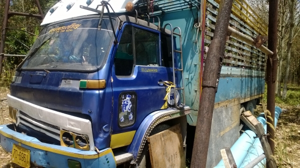 10ล้อเพลาเดียวISUZU JCM เครื่อง6BF1  185แรง สีและยางไม่สวย...