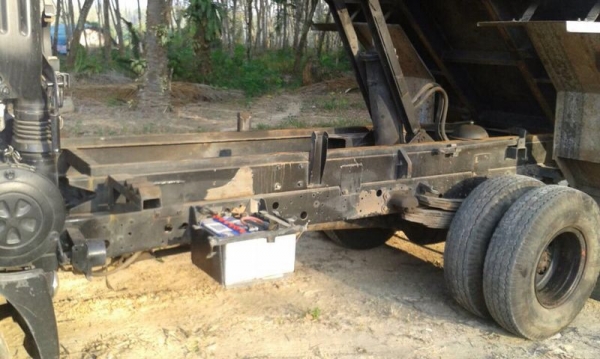 รถฮีโน่ 6 ล้อดั้ม FB4J 140 แรงม้า. ปี 38 ( รถประกอบ. ) ( ลดราคา. 650,000 บาท. ) สนใจติดต่อ 081 - 6079515 รถฮีโน่ 6 ล้อดั้ม FB4J 140 แรงม้า. ปี 38 ( รถประกอบ. ) ( ลดราคา. 650,000 บาท. ) สนใจติดต่อ 081 - 6079515