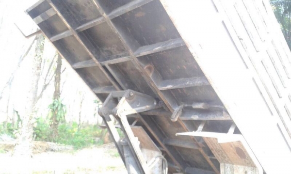 รถฮีโน่ 6 ล้อดั้ม FB4J 140 แรงม้า. ปี 38 ( รถประกอบ. ) ( ลดราคา. 650,000 บาท. ) สนใจติดต่อ 081 - 6079515 รถฮีโน่ 6 ล้อดั้ม FB4J 140 แรงม้า. ปี 38 ( รถประกอบ. ) ( ลดราคา. 650,000 บาท. ) สนใจติดต่อ 081 - 6079515