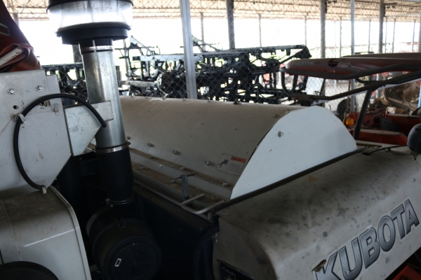 รถเกี่ยว KUBOTA DC60 พร้อมใช้สุดๆ มีแค่ 1 คันเท่านั้น รถเกี่ยว KUBOTA DC60 พร้อมใช้สุดๆ มีแค่ 1 คันเท่านั้น