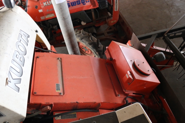 รถเกี่ยว KUBOTA DC60 พร้อมใช้สุดๆ มีแค่ 1 คันเท่านั้น รถเกี่ยว KUBOTA DC60 พร้อมใช้สุดๆ มีแค่ 1 คันเท่านั้น