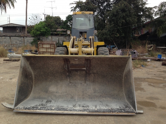 ขายรถตักเอวอ่อน ขายรถตักเอวอ่อน