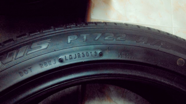 ขายยางMAXXISขอบ20ราคาถูก ปี 11ปลายปีสวยๆดอกยาง90\%