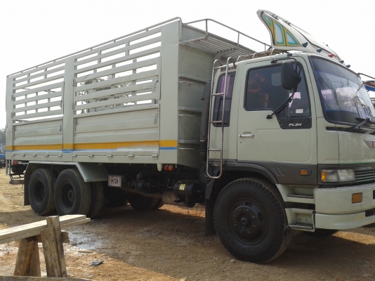 ขายสิบล้อเพลาเดียว FL3H   195  Hp  สภาพดี พร้อมใช้งาน เอกสารพร้อมโอน