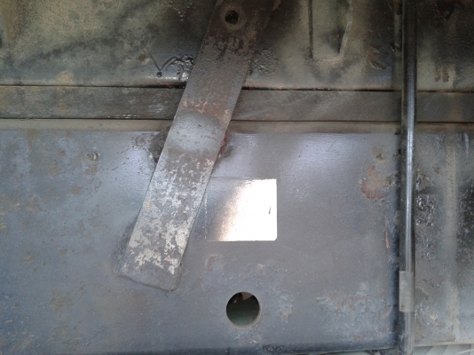 ขายสิบล้อเพลาเดียว FL3H   195  Hp  สภาพดี พร้อมใช้งาน เอกสารพร้อมโอน