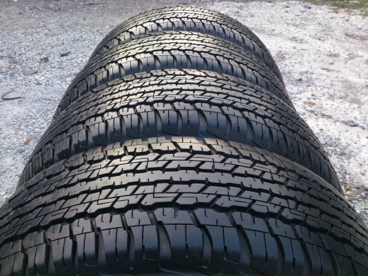 ขายแม็ก ALL NEW MAZDA พร้อมยางDUNLOP 265/65R17 ยนางสัปดาห์ที่47 ปี12 ดอกยางสวยลึกเท่ากันไม่ร้าวไม่แตกลายสภาพยาง 95\% จำนวน 1 ชุด