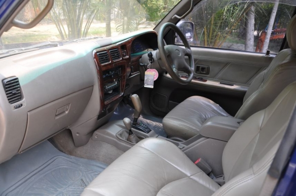 ขายTOYOTA D4D 4WD CAB4 AUTO ปี2003 เบาะหนัง มือเดียวออกห้าง 350,000เท่านั้น!! ขายTOYOTA D4D 4WD CAB4 AUTO ปี2003 เบาะหนัง มือเดียวออกห้าง 350,000เท่านั้น!!