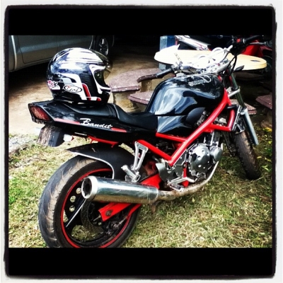 ขาย / แลก  Suzuki Bandit  250cc.  ทะเบียนแท้  ราคานี้ลดสุดๆแล้วครับ  ยอมขาดทุนแล้ว