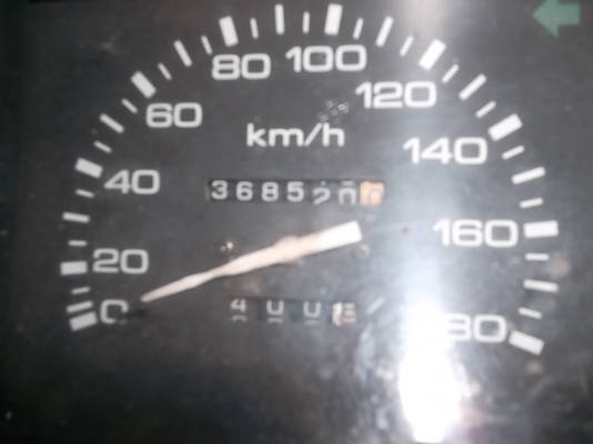 รถครอบครัวนิสสัน บิ๊กเอ็ม 4 ประตู Z16 ติดแก๊สแล้ว พร้อมใช้