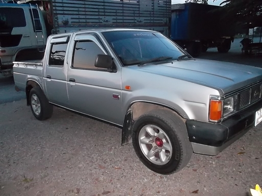 รถครอบครัวนิสสัน บิ๊กเอ็ม 4 ประตู Z16 ติดแก๊สแล้ว พร้อมใช้