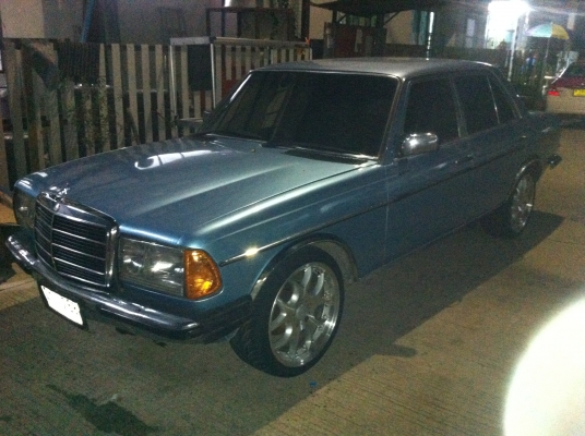 BENZ W123  คลาสสิค ไม่ผุ ไม่ชน
