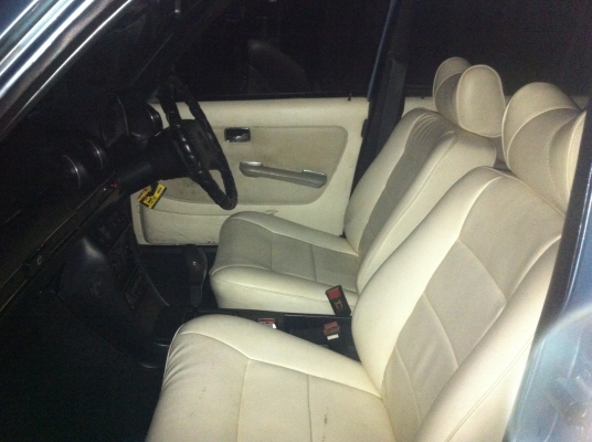 BENZ W123  คลาสสิค ไม่ผุ ไม่ชน