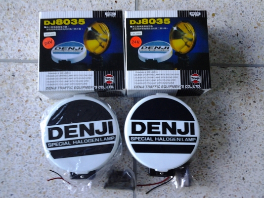 ขายไฟสปอร์ตไลท์ ไฟสีเหลืองและไฟสีขาว มีทั้ง12 v. และ 24 v. คับ