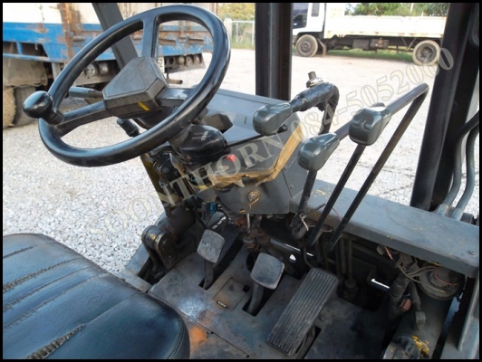 ขายด่วน ฟอร์คลิฟต์ KOMATSU FD25-11 2.5 ตัน เสาสูง 3M เครื่องดีเซล สภาพสวยใหม่ พร้อมใช้ ราคาสุดคุ้ม