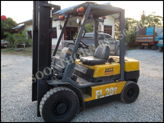 ขายด่วน ฟอร์คลิฟต์ KOMATSU FD25-11 2.5 ตัน เสาสูง 3M เครื่องดีเซล สภาพสวยใหม่ พร้อมใช้ ราคาสุดคุ้ม