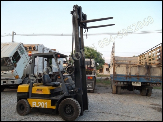 ขายด่วน ฟอร์คลิฟต์ KOMATSU FD25-11 2.5 ตัน เสาสูง 3M เครื่องดีเซล สภาพสวยใหม่ พร้อมใช้ ราคาสุดคุ้ม