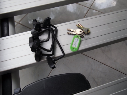 ่Rack THULE มือสอง สภาพใหม่ค่ะ อุปกรณ์ครบ (Sweden) ราคาถูกมากๆ ่Rack THULE มือสอง สภาพใหม่ค่ะ อุปกรณ์ครบ (Sweden) ราคาถูกมากๆ