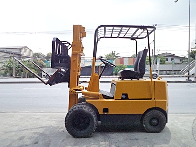 ขายรถยกขนาด 1.5-3.5 ตัน นำเข้าจากญี่ปุ่นเอง มีหลายแบบหลายขนาดให้เลือก ตรวจเช็คระบบเครื่องยนต์ เบรค ครัช ไฮโดลิกเรียบร้อยแล้ว ใช้งานได้ทันที